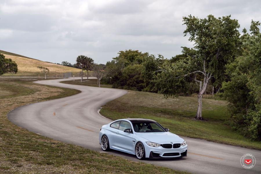  BMW M4 Coupe on Vossen Wheels (M-X4T) 2019 года  (фото 11 из 19)